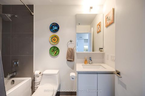 Photo 16 at 914 - 20 Minowan Miikan Lane, Little Portugal, Toronto