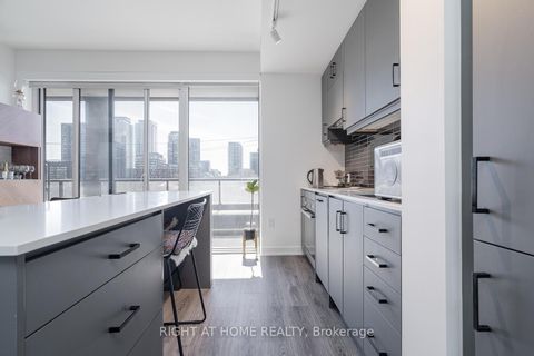 Photo 3 at 315 - 9 Tecumseth Street, Niagara, Toronto