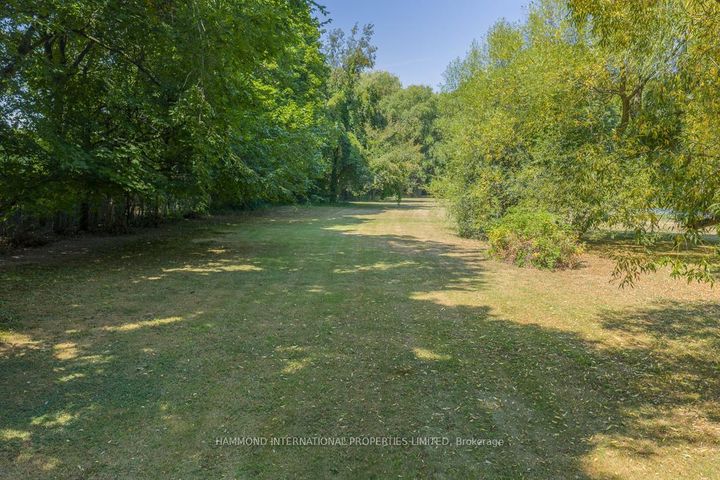 Photo 4 at 2 Bridle Heath Gate, York Mills, Toronto