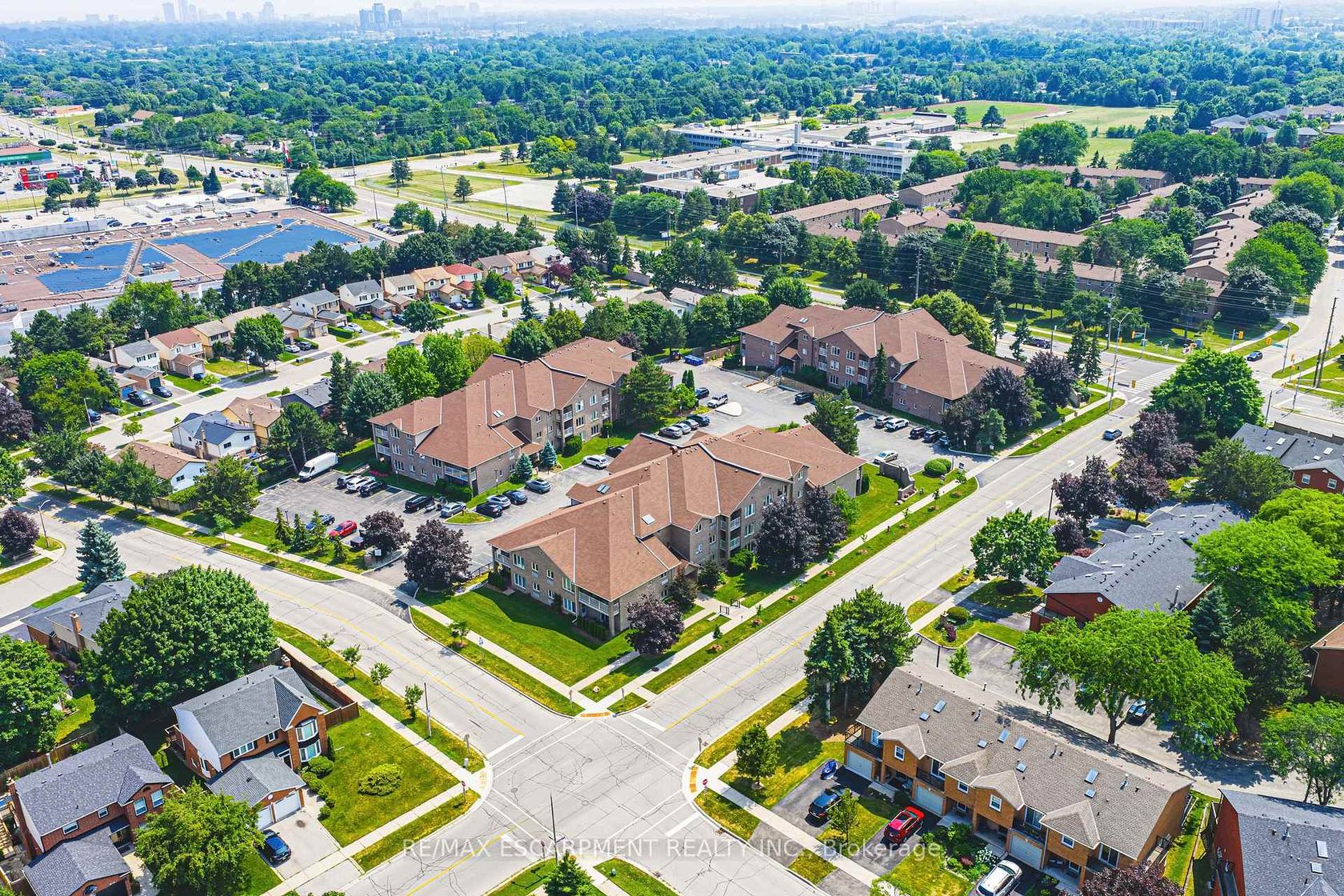 6 - 3050 Pinemeadow Drive, Headon, Burlington 