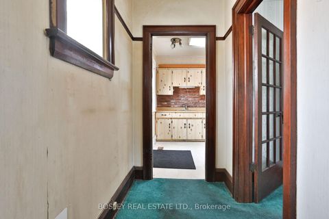 Photo 2 at 15 Whitewood Road, Mount Pleasant East, Toronto