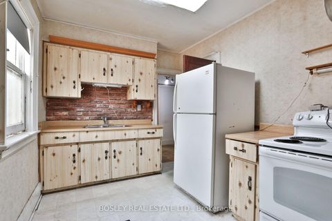Photo 9 at 15 Whitewood Road, Mount Pleasant East, Toronto