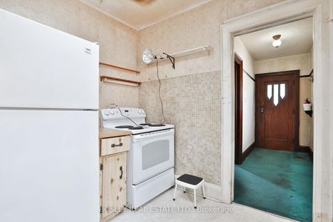 Photo 10 at 15 Whitewood Road, Mount Pleasant East, Toronto