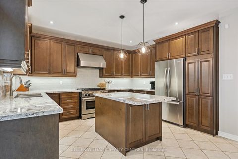Photo 9 at 72 Pointon Street, Bayview Northeast, Aurora