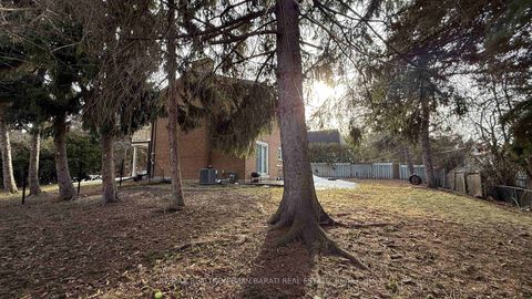 Photo 4 at 298 Newton Drive, Newtonbrook East, Toronto