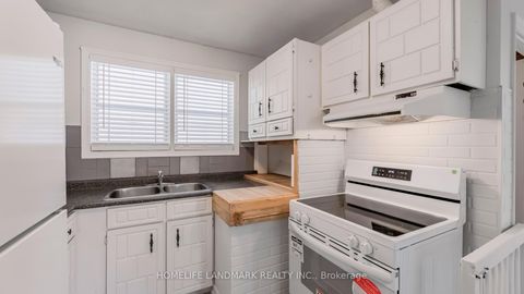 Photo 5 at 424 Bonita Crescent, Crosby, Richmond Hill