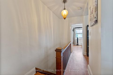 Photo 6 at 32 Chamberlain Avenue, Belgravia, Toronto