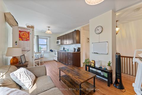 Photo 10 at 32 Chamberlain Avenue, Belgravia, Toronto