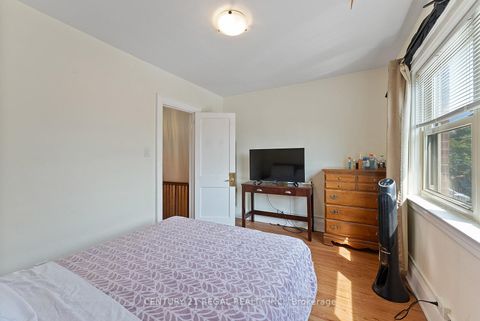 Photo 16 at 32 Chamberlain Avenue, Belgravia, Toronto