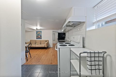 Photo 30 at 32 Chamberlain Avenue, Belgravia, Toronto