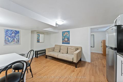 Photo 31 at 32 Chamberlain Avenue, Belgravia, Toronto