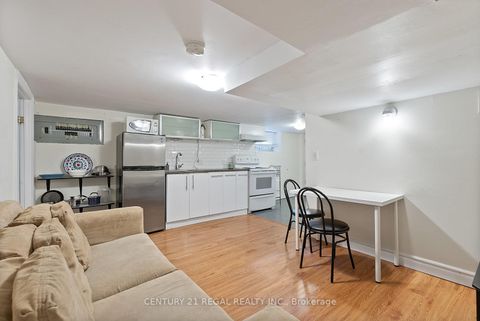 Photo 33 at 32 Chamberlain Avenue, Belgravia, Toronto
