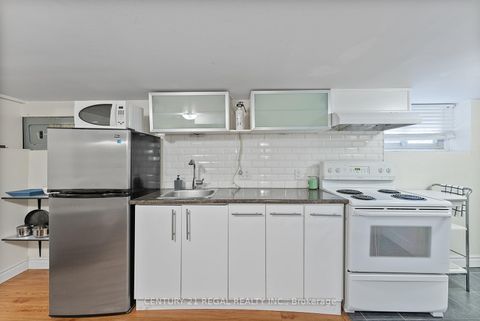 Photo 35 at 32 Chamberlain Avenue, Belgravia, Toronto