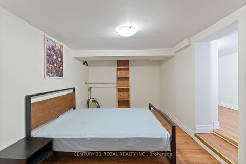 Photo 37 at 32 Chamberlain Avenue, Belgravia, Toronto