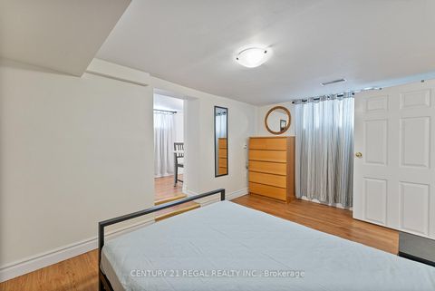 Photo 38 at 32 Chamberlain Avenue, Belgravia, Toronto