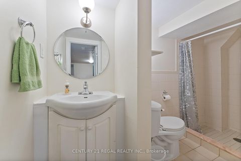 Photo 41 at 32 Chamberlain Avenue, Belgravia, Toronto