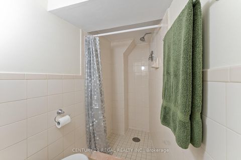 Photo 42 at 32 Chamberlain Avenue, Belgravia, Toronto