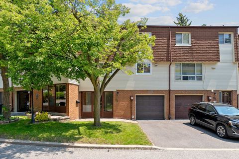 Photo 3 at 70 Jenny Wrenway, Hillcrest Village, Toronto