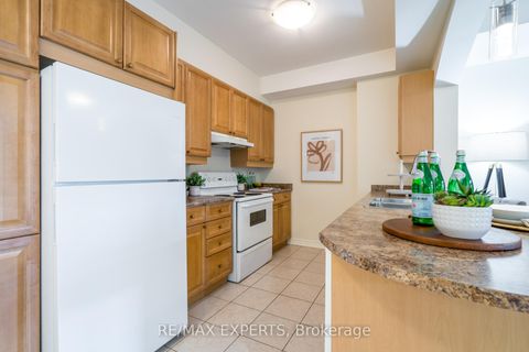 Photo 12 at 129 - 9519 Keele Street S, Maple, Vaughan