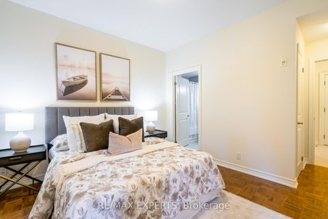 Photo 15 at 129 - 9519 Keele Street S, Maple, Vaughan