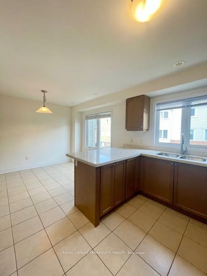 Photo 11 at 11 Signature Lane, Northwest Brampton, Brampton