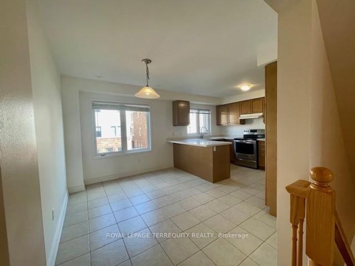 Photo 12 at 11 Signature Lane, Northwest Brampton, Brampton