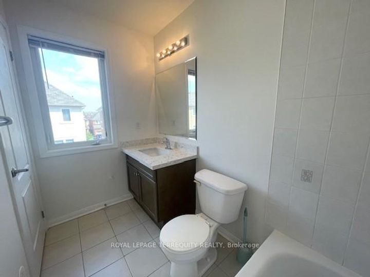 Photo 28 at 11 Signature Lane, Northwest Brampton, Brampton