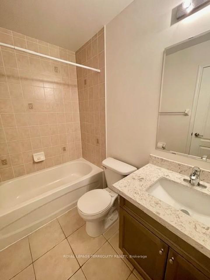 Photo 37 at 11 Signature Lane, Northwest Brampton, Brampton