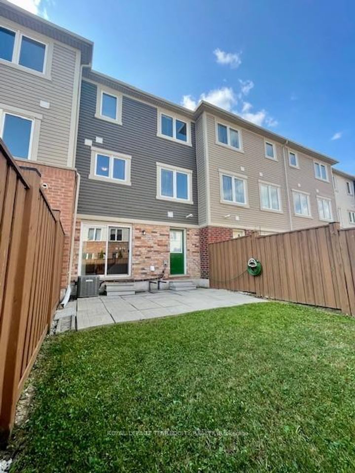 Photo 44 at 11 Signature Lane, Northwest Brampton, Brampton