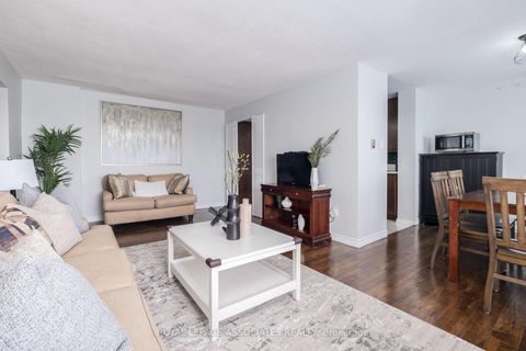 Photo 3 at 705 - 855 Kennedy Road, Ionview, Toronto
