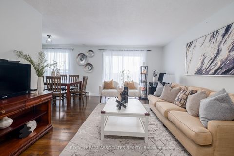 Photo 5 at 705 - 855 Kennedy Road, Ionview, Toronto