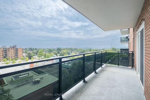 Photo 12 at 705 - 855 Kennedy Road, Ionview, Toronto