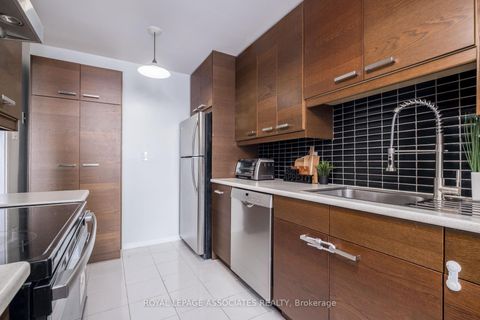 Photo 17 at 705 - 855 Kennedy Road, Ionview, Toronto