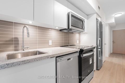 Photo 2 at 303 - 500 Wilson Avenue, Clanton Park, Toronto