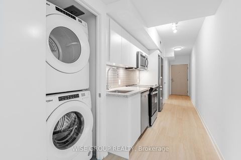 Photo 7 at 303 - 500 Wilson Avenue, Clanton Park, Toronto