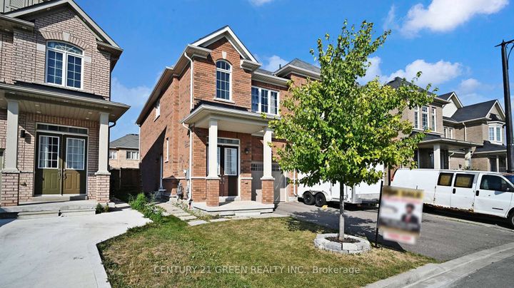 Photo 2 at 30 Canary Close, Credit Valley, Brampton