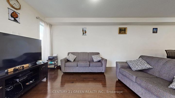Photo 7 at 30 Canary Close, Credit Valley, Brampton