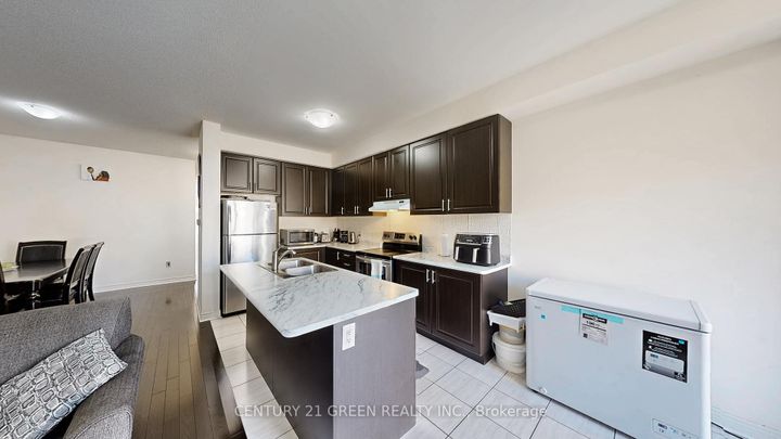 Photo 13 at 30 Canary Close, Credit Valley, Brampton