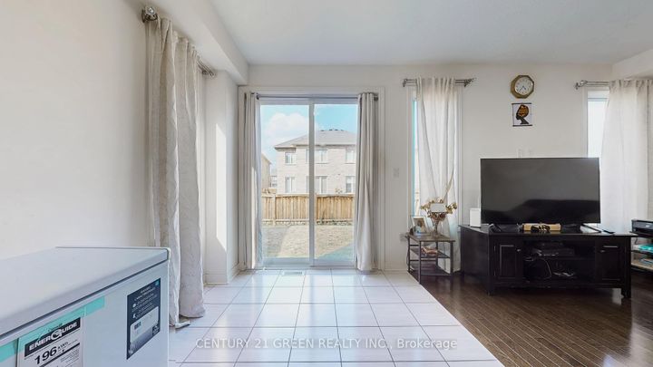 Photo 18 at 30 Canary Close, Credit Valley, Brampton