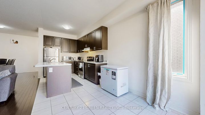 Photo 19 at 30 Canary Close, Credit Valley, Brampton
