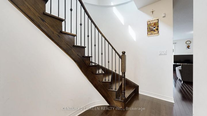 Photo 22 at 30 Canary Close, Credit Valley, Brampton
