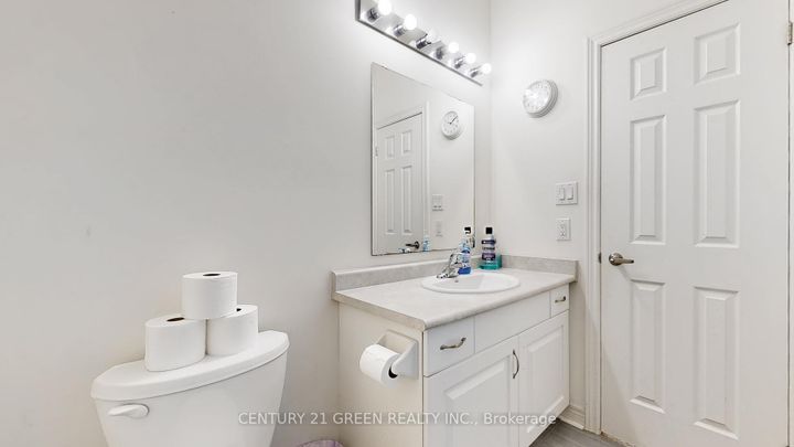 Photo 31 at 30 Canary Close, Credit Valley, Brampton