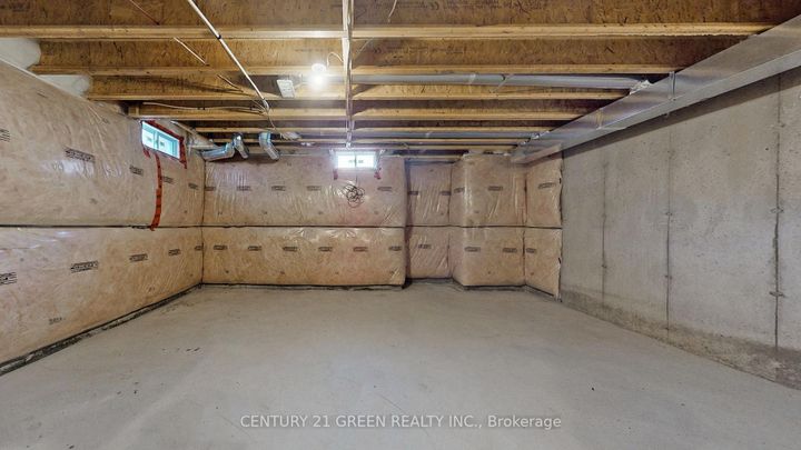 Photo 37 at 30 Canary Close, Credit Valley, Brampton