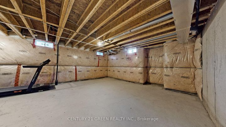 Photo 38 at 30 Canary Close, Credit Valley, Brampton