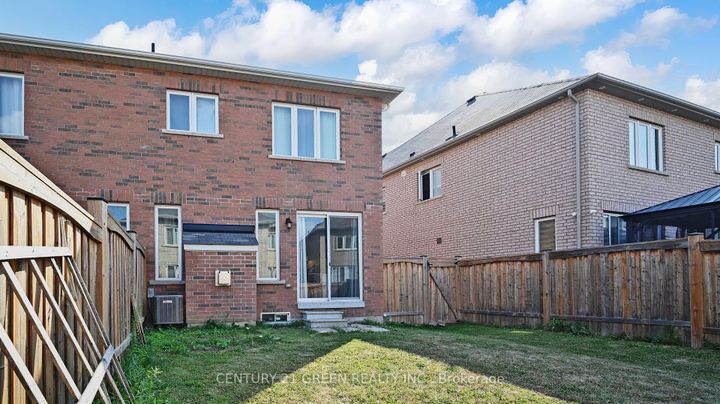 Photo 41 at 30 Canary Close, Credit Valley, Brampton