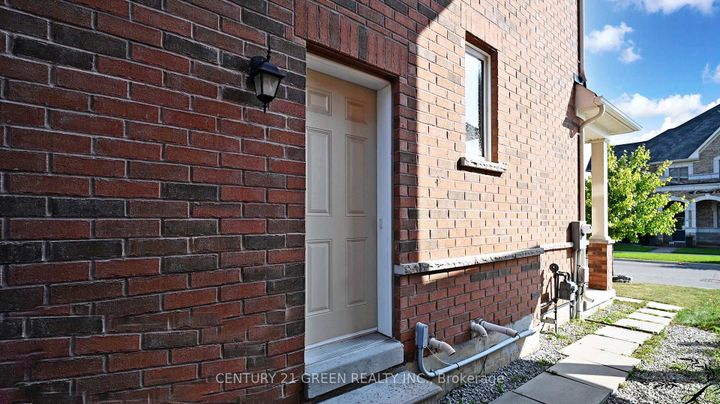 Photo 47 at 30 Canary Close, Credit Valley, Brampton