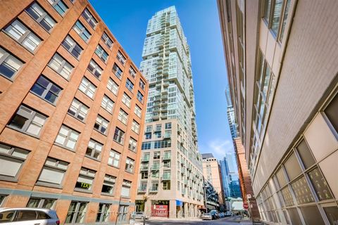 Photo 1 at 1008 - 30 Nelson Street, Waterfront Communities C1, Toronto