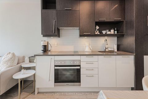 Photo 11 at 1008 - 30 Nelson Street, Waterfront Communities C1, Toronto