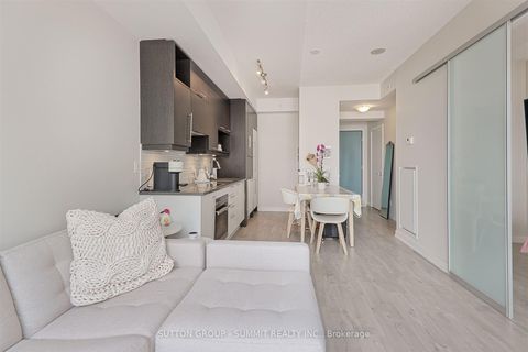 Photo 17 at 1008 - 30 Nelson Street, Waterfront Communities C1, Toronto