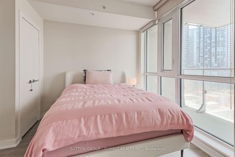 Photo 19 at 1008 - 30 Nelson Street, Waterfront Communities C1, Toronto